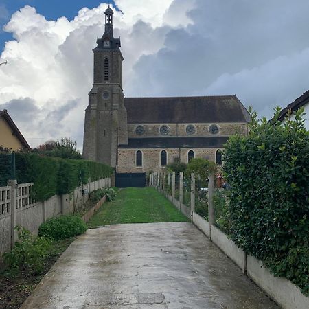 Готель Chez Fifi&Stella Neufmoutiers-en-Brie Екстер'єр фото